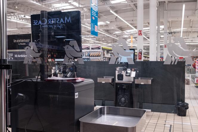 Dans le centre commercial Aushopping Porte d’Espagne, à Perpignan, le 10 avril 2024.