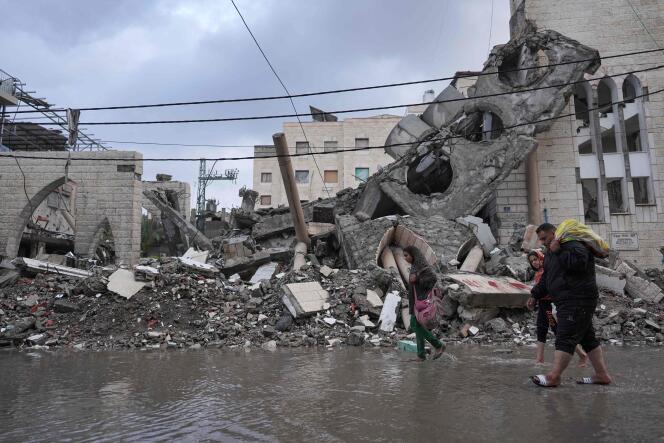 Bâtiments entièrement détruits à Deir Al-Balah, dans le centre de la bande de Gaza, le 10 avril 2024.