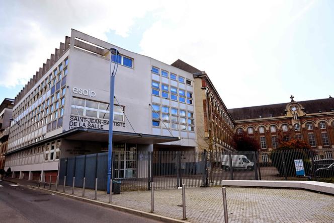 El instituto Saint-Jean-Baptiste-de-La-Salle, en Reims, donde un adolescente de 15 años fue encontrado muerto en los baños, el 9 de abril de 2024.