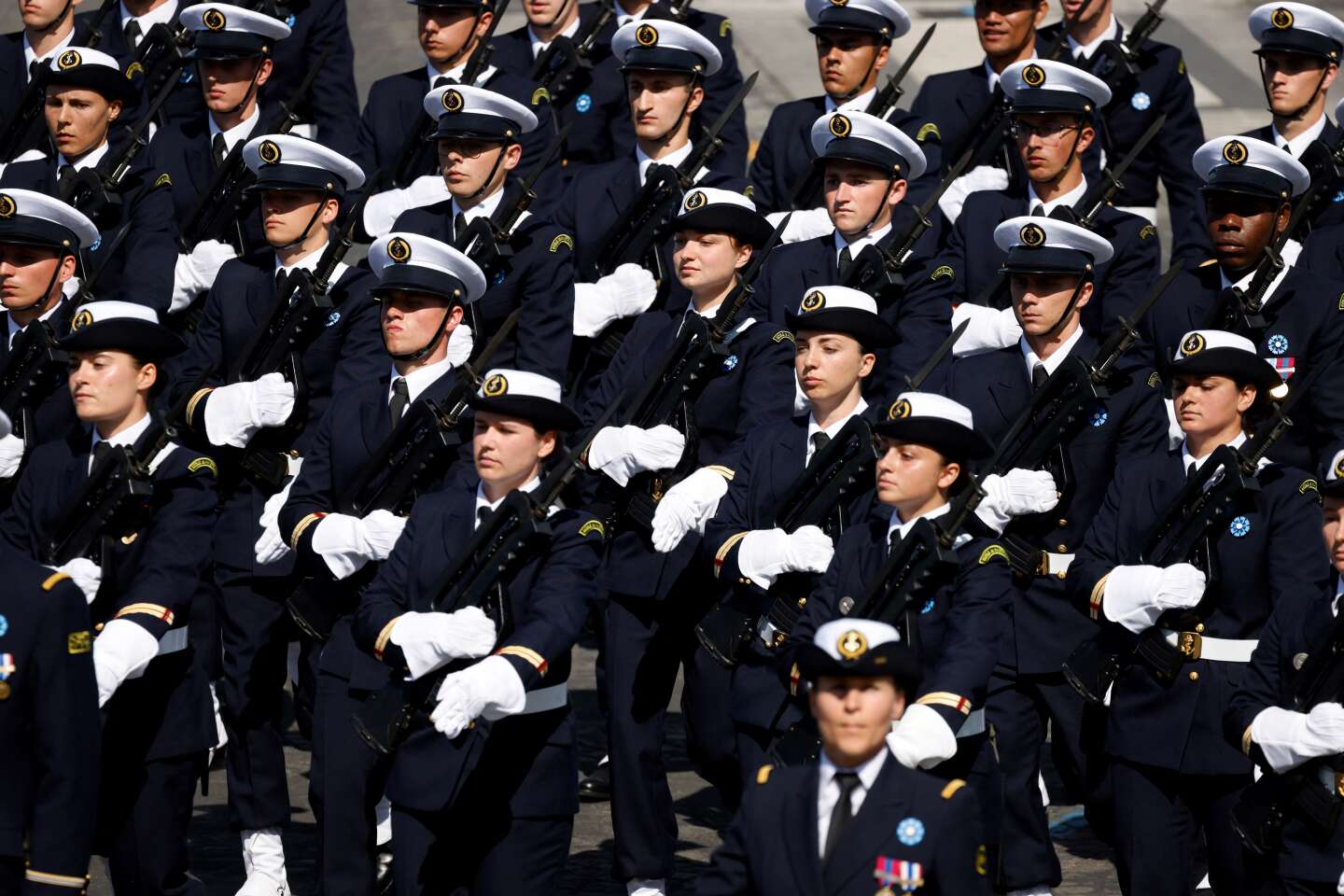 Une étude montre que les jeunes Français sont moins hostiles à l'armée que les plus âgés