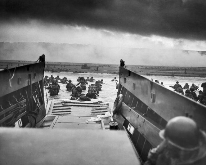 "The landing on June 6, 1944 was the greatest spectacle in military history the world has ever known". | WN24 1 Photographer Robert Sargent landed alongside American troops on Omaha Beach, Normandy, on June 6, 1944,