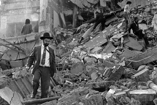 Après l’attentat contre l’Association mutuelle israélite argentine (AMIA) à Buenos Aires, le 18 juillet 1994.