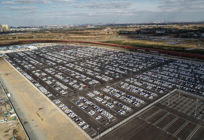 Le parking de l’usine BMW de Shenyang, dans la province du Liaoning (Chine), en octobre 2018.