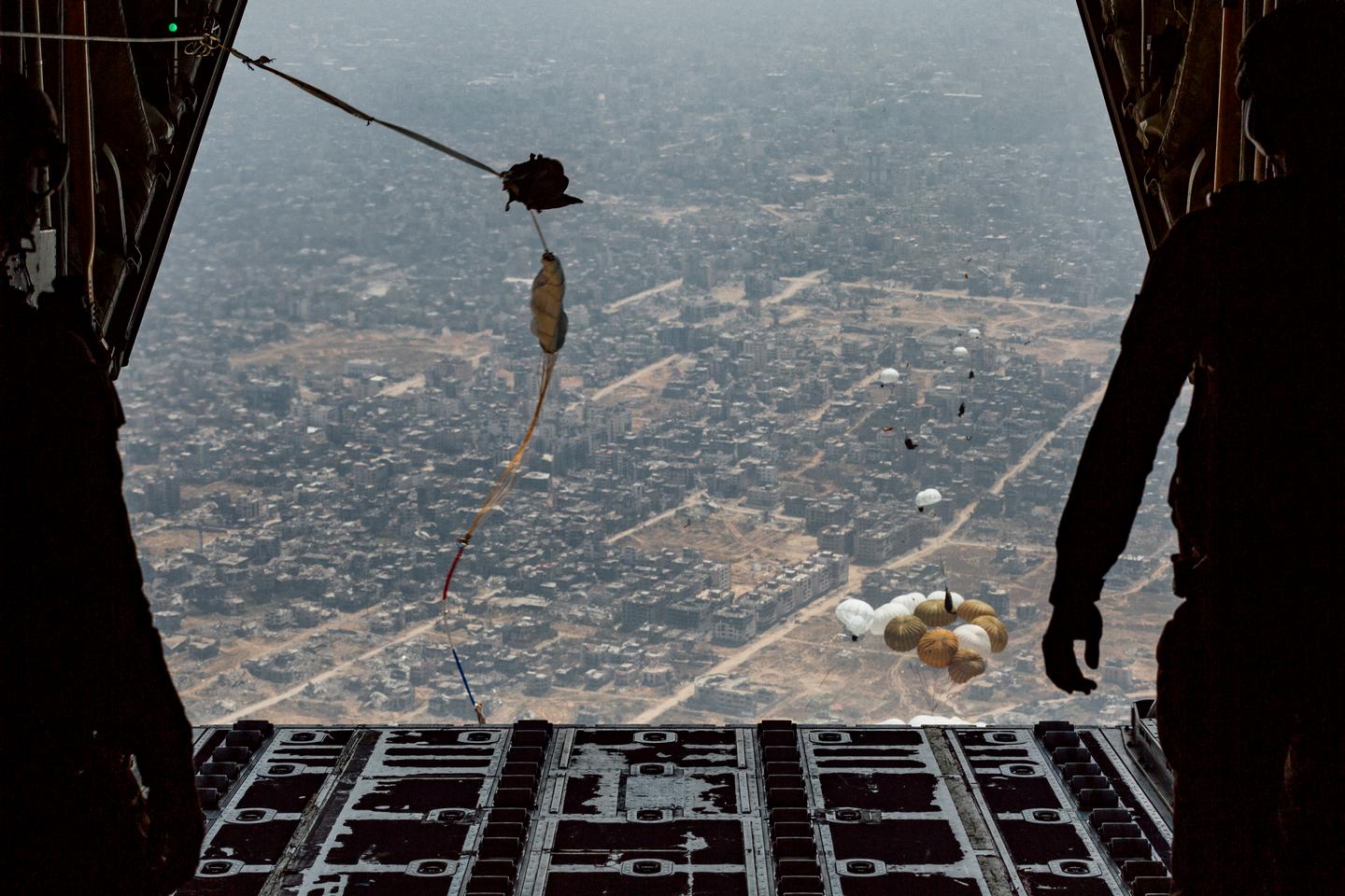 Israel allows aid air dops to Gaza to resume
