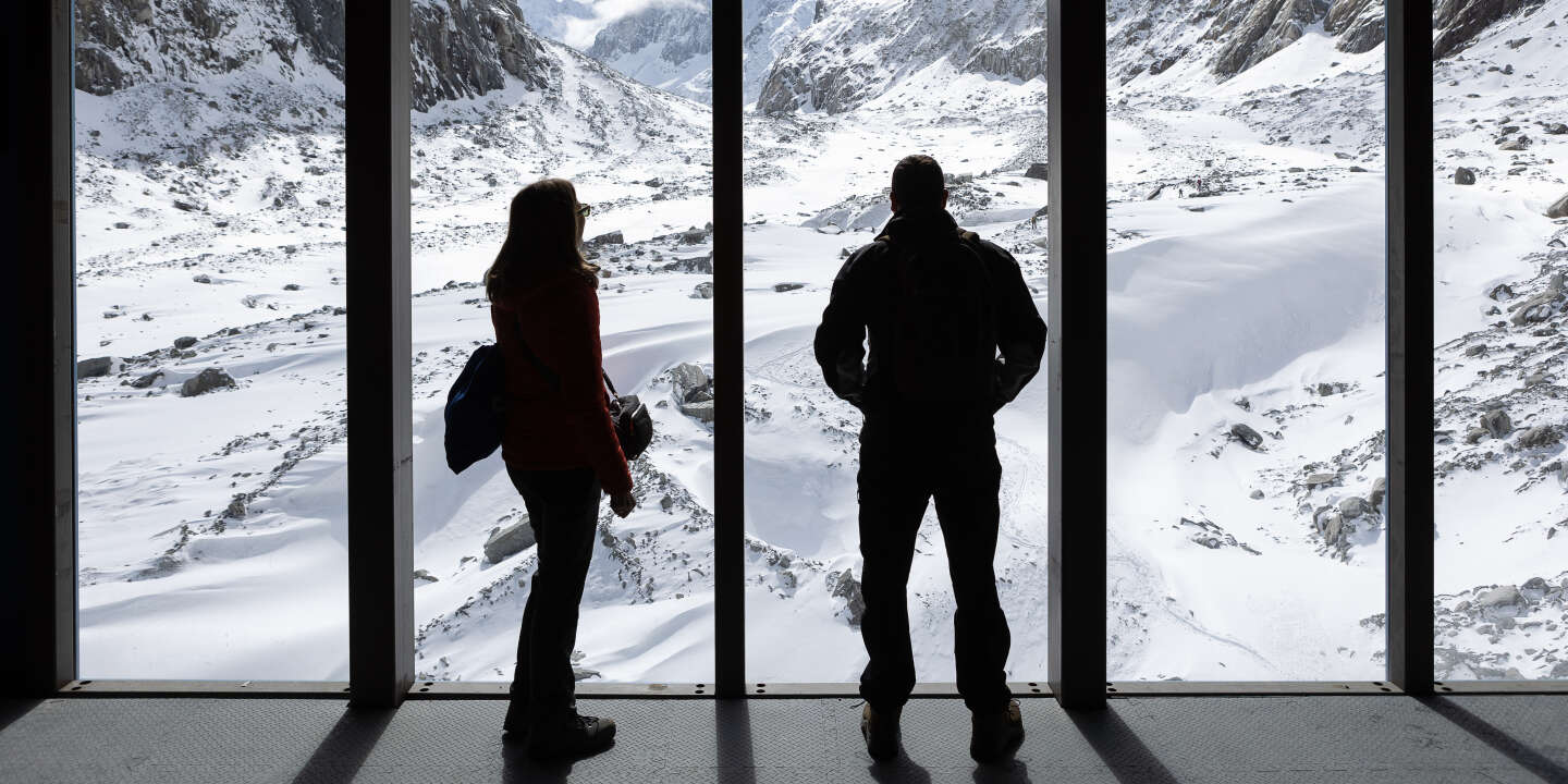 A Chamonix, le glacier en voie de disparition et les  touristes de la dernière chance 