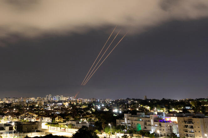 La défense aérienne en action à Ashkelon, ville israélienne proche de la bande de Gaza, le 14 avril 2024. 
