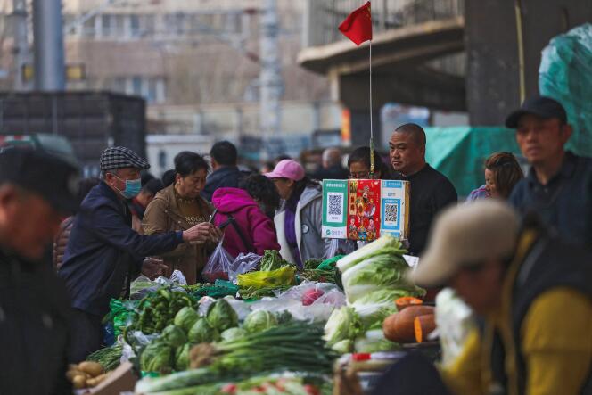 April 11 in Shenyang market in Liaoning province (China).