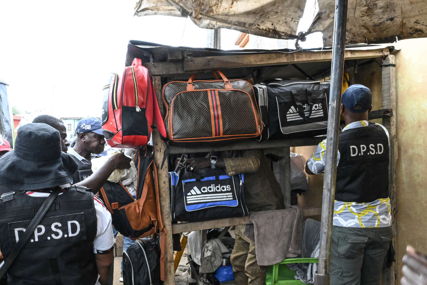 Procès d’un trafic de cocaïne en Côte d’Ivoire : dix ans de prison ferme requis contre treize prévenus