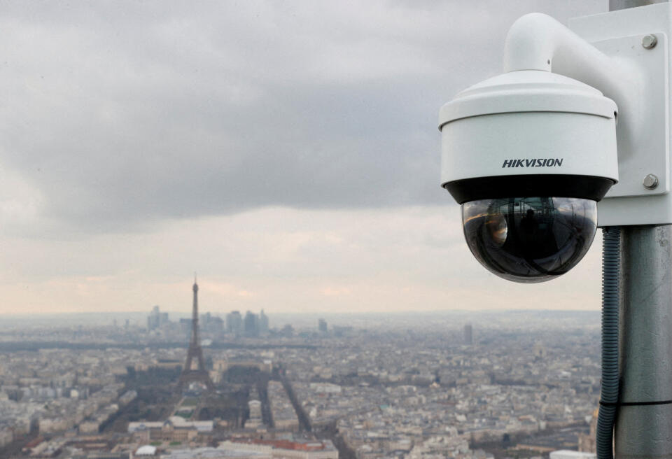 FILE PHOTO: A view shows a surveillance camera as French police start to test artificial intelligence-assisted video surveillance of crowds in the run-up to the Olympics in Paris, France, March 6, 2024. REUTERS/Abdul Saboor/File Photo