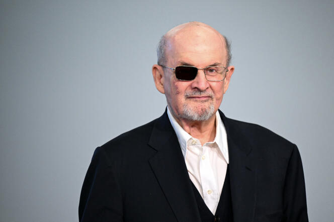 L’écrivain Salman Rushdie, à Francfort, en octobre 2023.