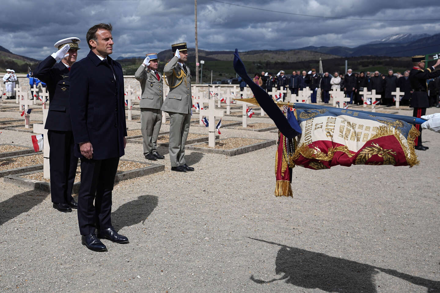 Dans le Vercors, Emmanuel Macron dénonce les crimes de la milice française