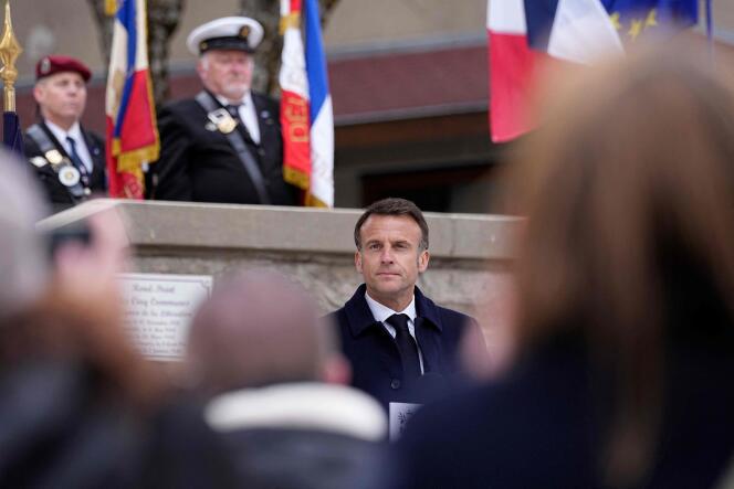 埃马纽埃尔·马克龙 (Emmanuel Macron)，2024 年 4 月 16 日在韦科尔地区瓦西。