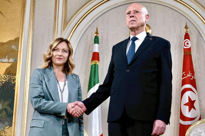 La présidente du conseil italien, Giorgia Meloni, et le président tunisien, Kaïs Saïed, à Tunis, le 17 avril 2024. 