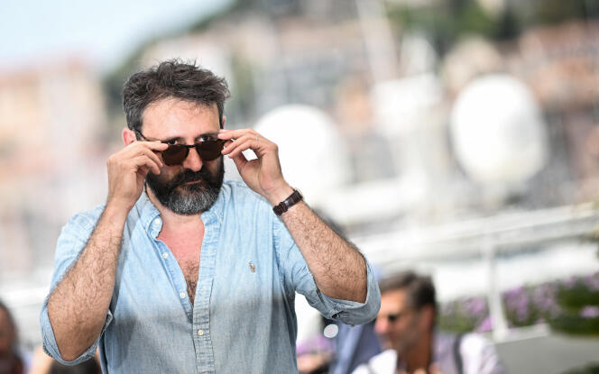 Quentin Dupieux lors de la 75ᵉ édition du Festival de Cannes, pour le film « Fumer fait tousser », à Cannes, le 21 mai 2022.