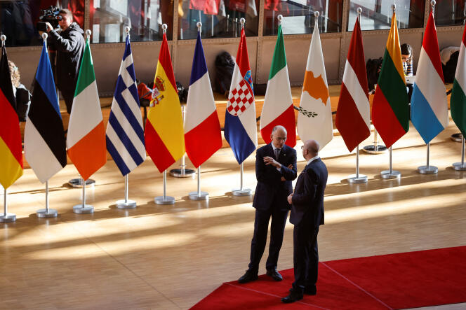 Le président du conseil européen, Charles Michel, et l’ancien président du conseil italien Enrico Letta, à Bruxelles, le 18 avril 2024.
