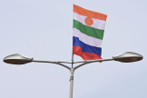 Les drapeaux du Niger et de la Russie à Niamey, en septembre 2023.