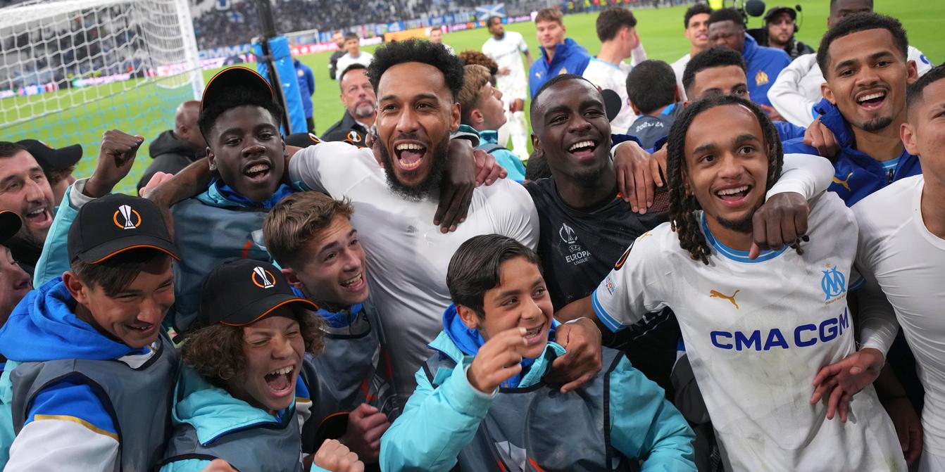 Fanion Olympique De Marseille / Chakhtar Donetsk (Europa League) - Neuf En Tissu