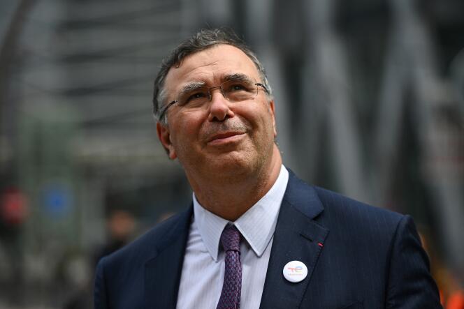 El director general de TotalEnergies, Patrick Pouyanné, en la sede de la importante empresa de petróleo y gas, en La Défense, cerca de París, el 28 de mayo de 2021.   