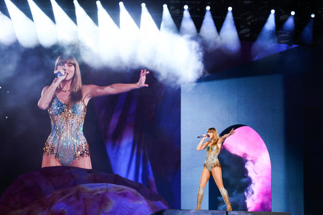 Taylor Swift se produit sur scène lors d’un concert, dans le cadre de son Eras World Tour, à Sydney, le 23 février 2024.
