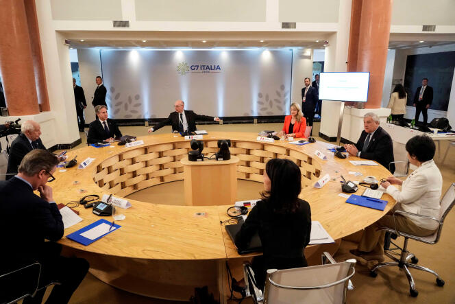 Les ministres des affaires étrangères des pays du G7 réunis à Capri, en Italie, vendredi 19 avril 2024.
