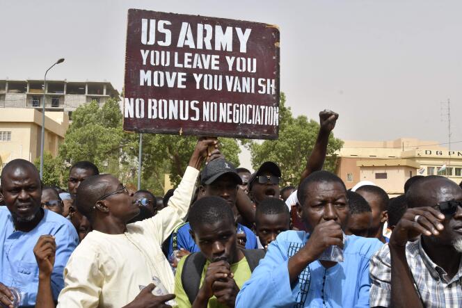 Manifestation contre la présence militaire américaine au Niger, à Niamey, le 13 avril 2024.