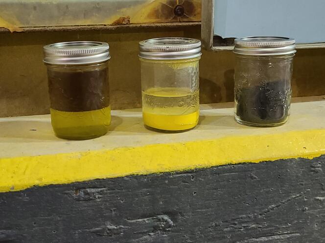 Echantillons de « yellowcake », dans les locaux de l’usine McClean Lake, au Canada.