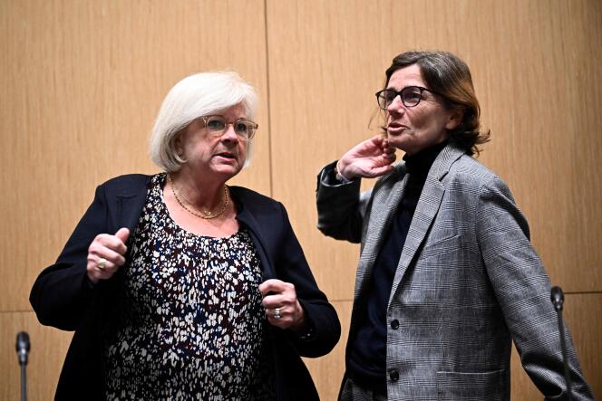 La ministre de la santé, Catherine Vautrin, et la présidente de la commission spéciale, Agnès Firmin Le Bodo, le 22 avril 2024, à l’Assemblée nationale. 