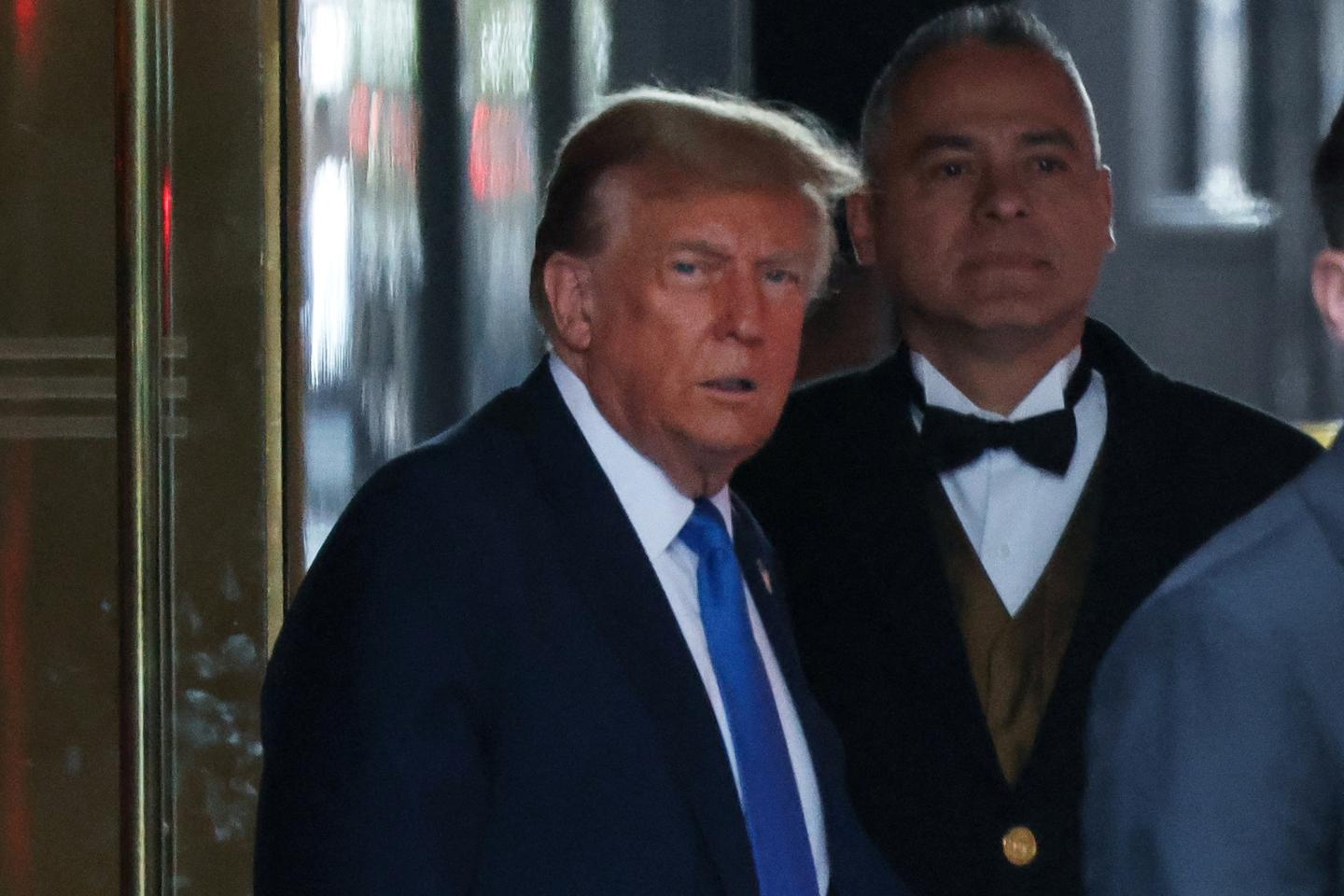 Trump arrives at NY court for opening statements in criminal trial