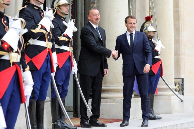 Emmanuel Macron accueille le président azerbaïdjanais, Ilham Aliev, à l’Elysée, le 20 juillet 2018. 