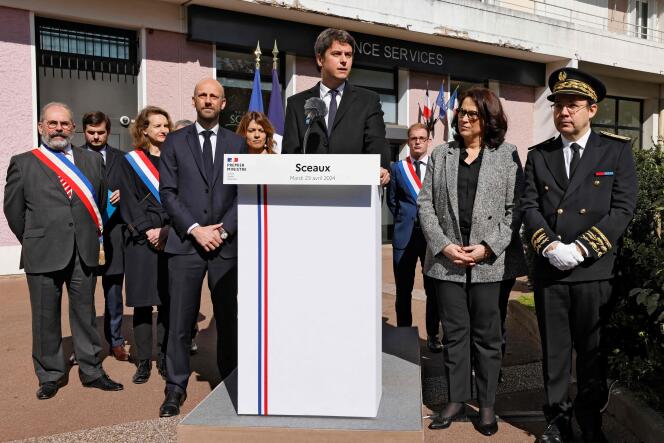  Gabriel Attal prononce un discours, après avoir visité une maison « France Services » à Sceaux, en région parisienne, le 23 avril 2024, à l’issue du huitième comité interministériel de la transformation publique.  