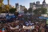 Manifestation contre la politique budgétaire du gouvernement pour les universités publiques, à Buenos Aires, le 23 avril 2024.