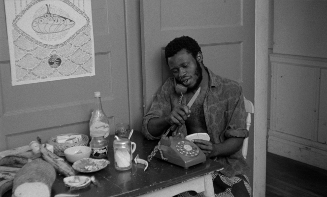 Gabriel (Paul Eyam Nzie Okpokam) dans « Bushman », de David Schickele.