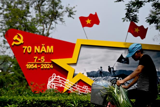 Un monument célébrant le 70e anniversaire de la victoire de Dien Bien Phu en 1954, à Hanoï (Vietnam), le 25 avril 2024.