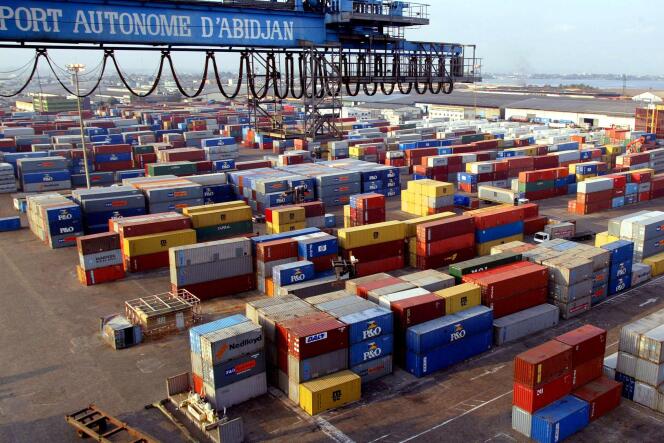 Le terminal des conteneurs au port d’Abidjan, en août 2002.