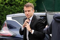 Le président français, Emmanuel Macron, arrive pour visiter l’Ecole européenne de Strasbourg, le 26 avril 2024.