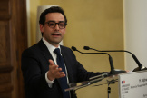 Le ministre des affaires étrangères français, Stéphane Séjourné, assiste à une conférence de presse à Beyrouth, au Liban, le 28 avril 2024.