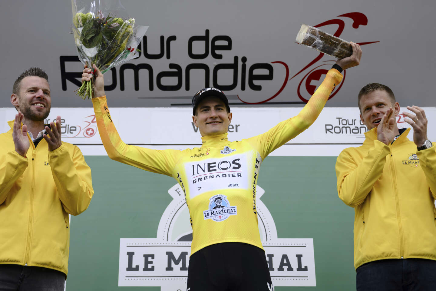 Regarder la vidéo Cyclisme : deuxième victoire d’étape au Tour de Romandie pour Dorian Godon, la victoire finale pour Carlos Rodriguez