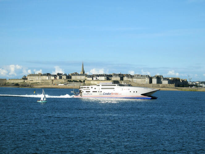 La vedette rapide de la compagnie Brittany Ferries, qui assure la liaison entre Saint-Malo (Ille-et-Vilaine) et Jersey.