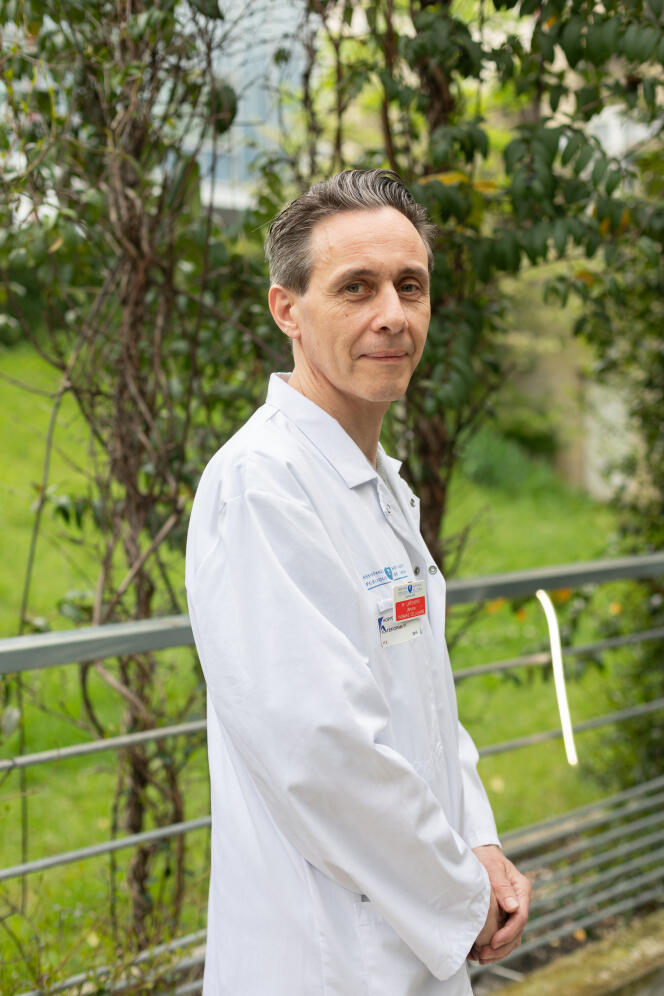Le professeur Jérôme Larghero, directeur du Centre MEARY, à l'hôpital Saint-Louis (AP-HP) à Paris, le 11 avril 2024.