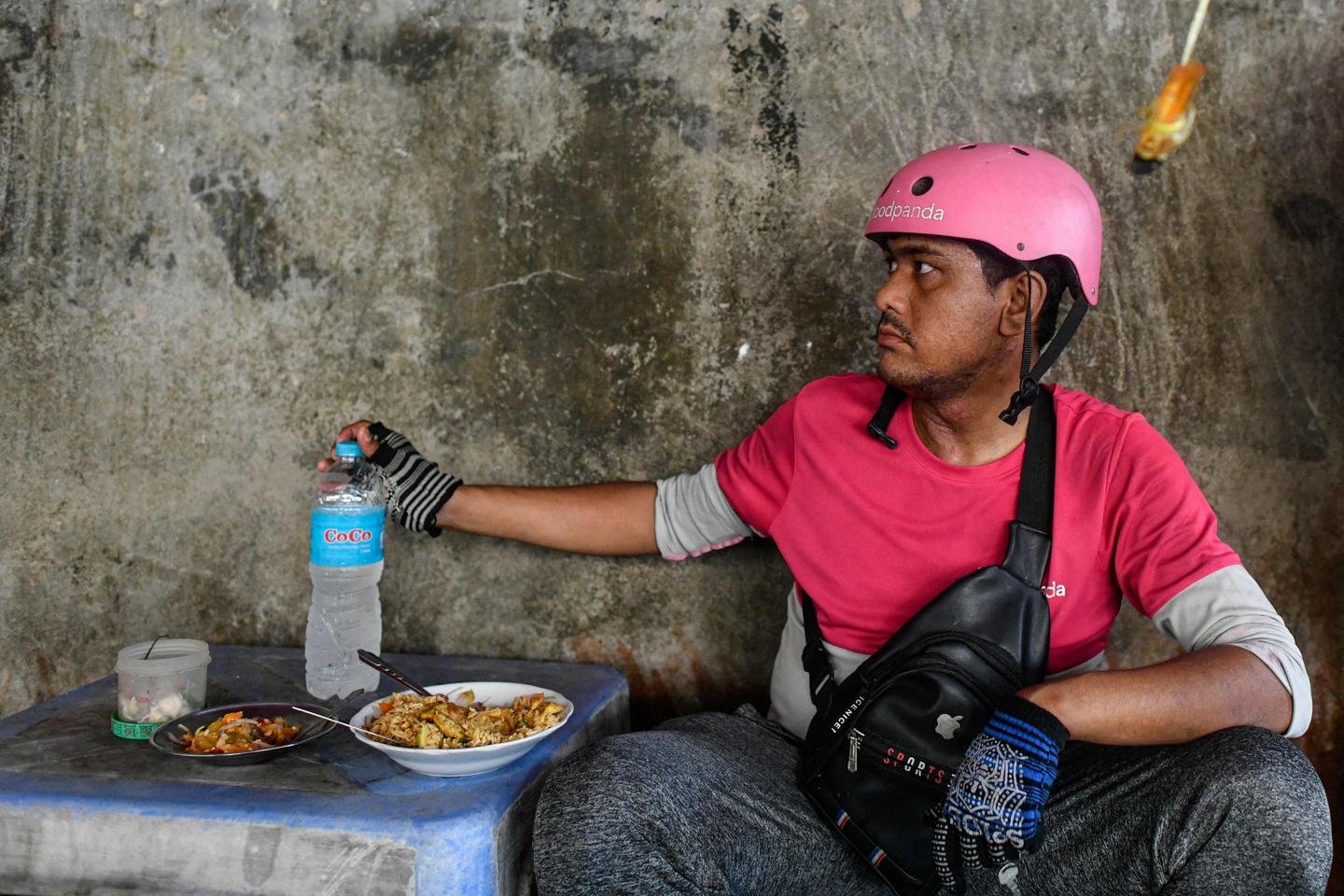 En Birmanie, la junte interdit aux hommes de partir travailler à l’étranger