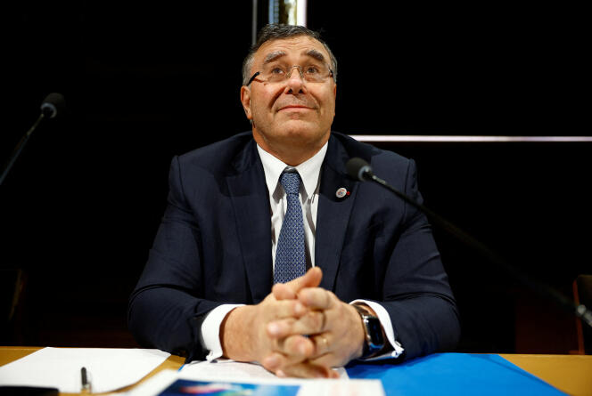 Il CEO di TotalEnergies Patrick Pouyanne durante un'audizione davanti a una commissione investigativa del Senato, il 29 aprile 2024, a Parigi.