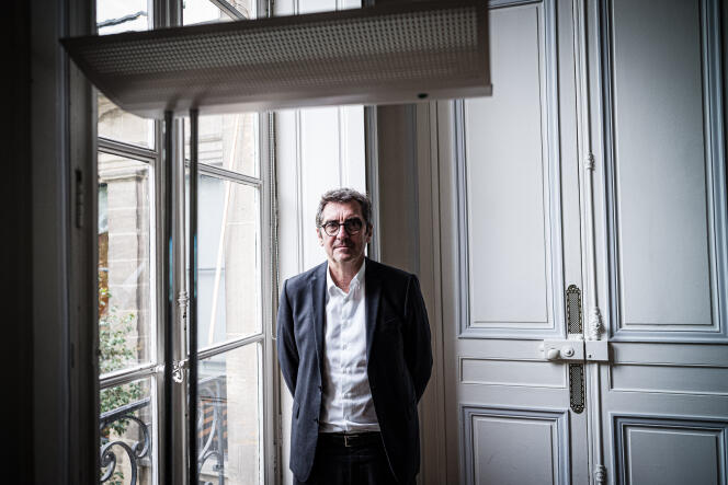 2024 年 4 月 29 日，巴黎 FNSP 和 IEP 临时管理员 Jean Bassères 在巴黎的办公室里。