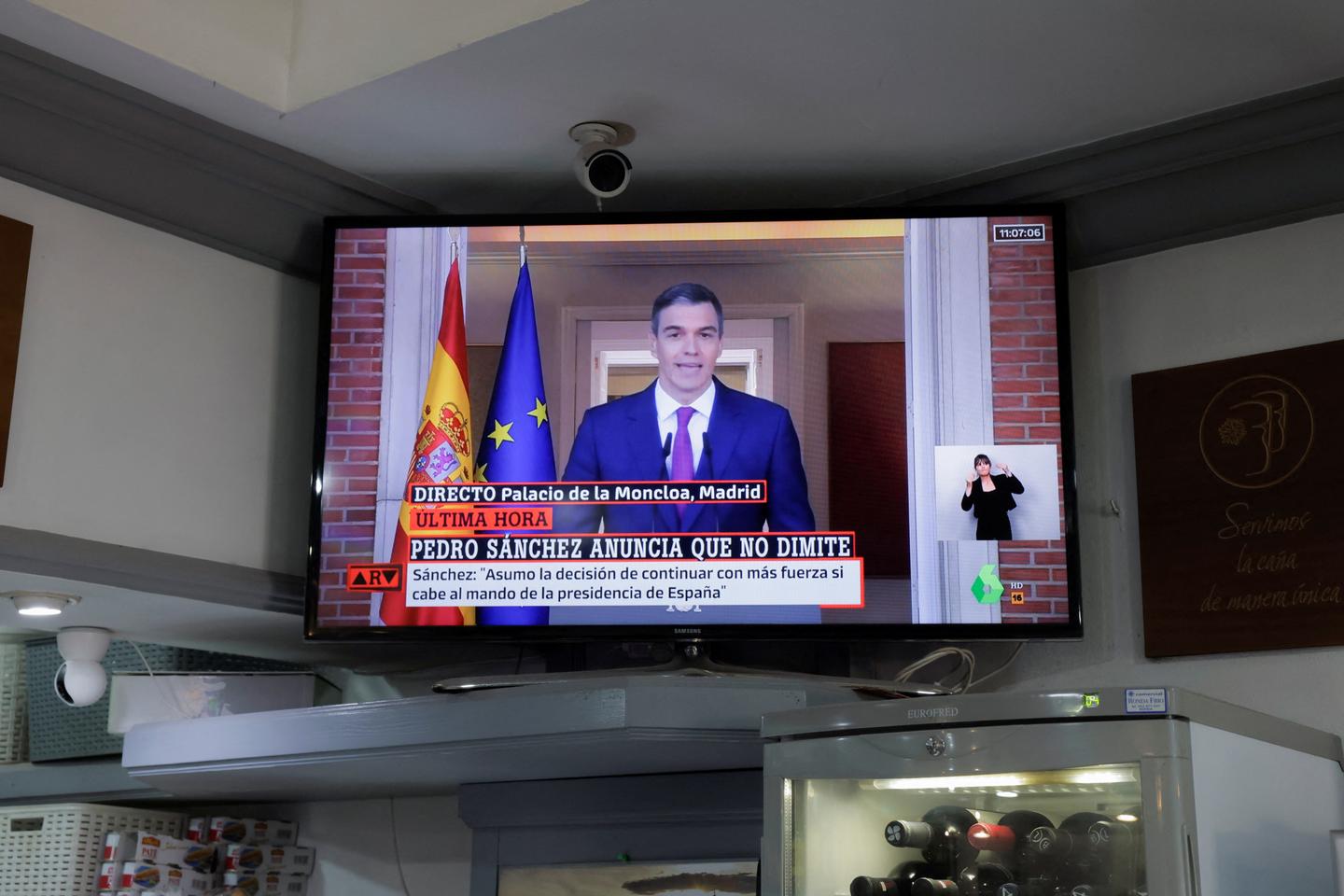 Spanish PM Pedro Sanchez decides not to resign