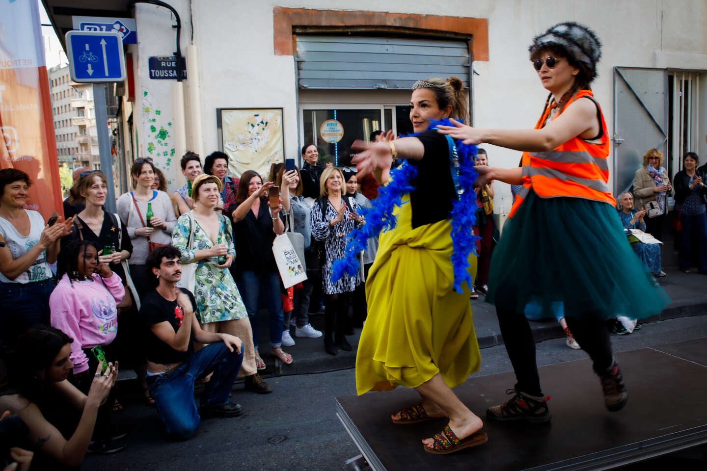 Regarder la vidéo A Marseille, le festival Les Plus Belles de Mai impose les femmes dans l’espace public
