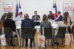 Emmanuel Macron, lors d’une rencontre les lecteurs du groupe Ebra, à Strasbourg, le 26 avril 2024. 