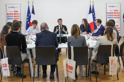 Emmanuel Macron, lors d’une rencontre avec les lecteurs du groupe Ebra, à Strasbourg, le 26 avril 2024. 