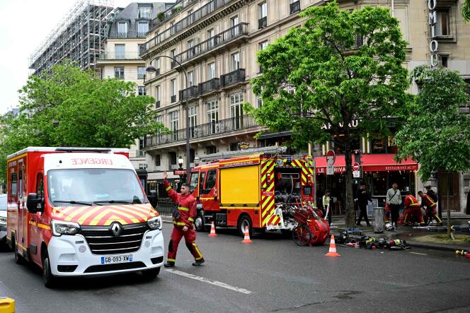  Les pompiers sont intervenus dans la nuit du lundi 29 au mardi 30 avril pour un incendie dans un immeuble à Paris. 