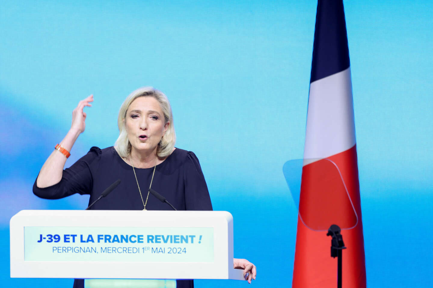 Regarder la vidéo Nouvelle-Calédonie : Marine Le Pen se veut « moins dogmatique » que le FN et propose un nouveau référendum