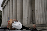 Marionnette à l’effigie de Javier Milei, lors du 1er-Mai, à Buenos Aires.