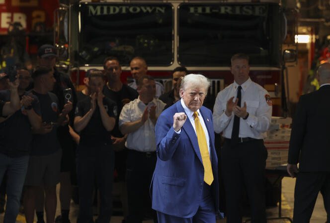 Donald Trump en campagne dans une caserne de pompiers new-yorkaise, le 2 mai 2024.